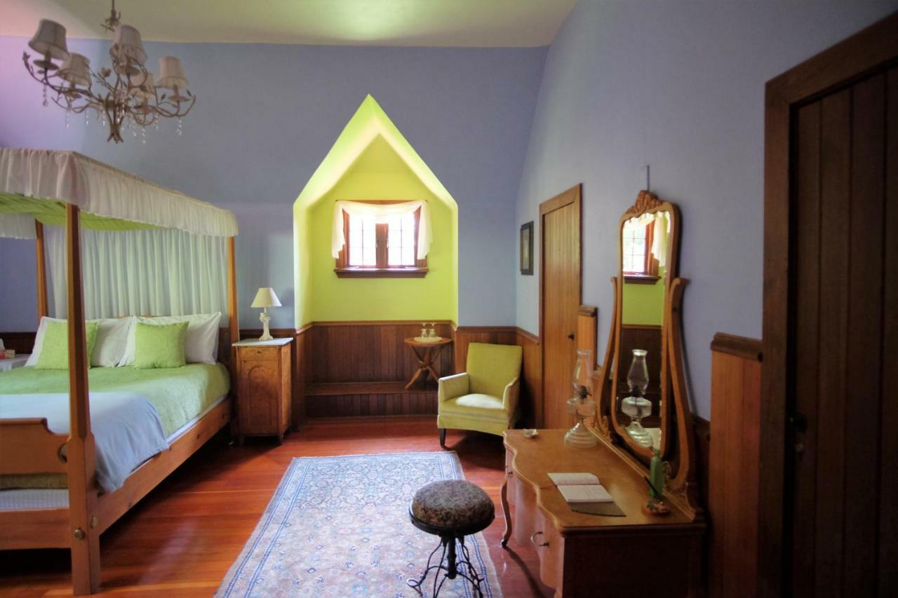 Wedgwood Manor And Glamping Retreat Otel Crawford Bay Dış mekan fotoğraf